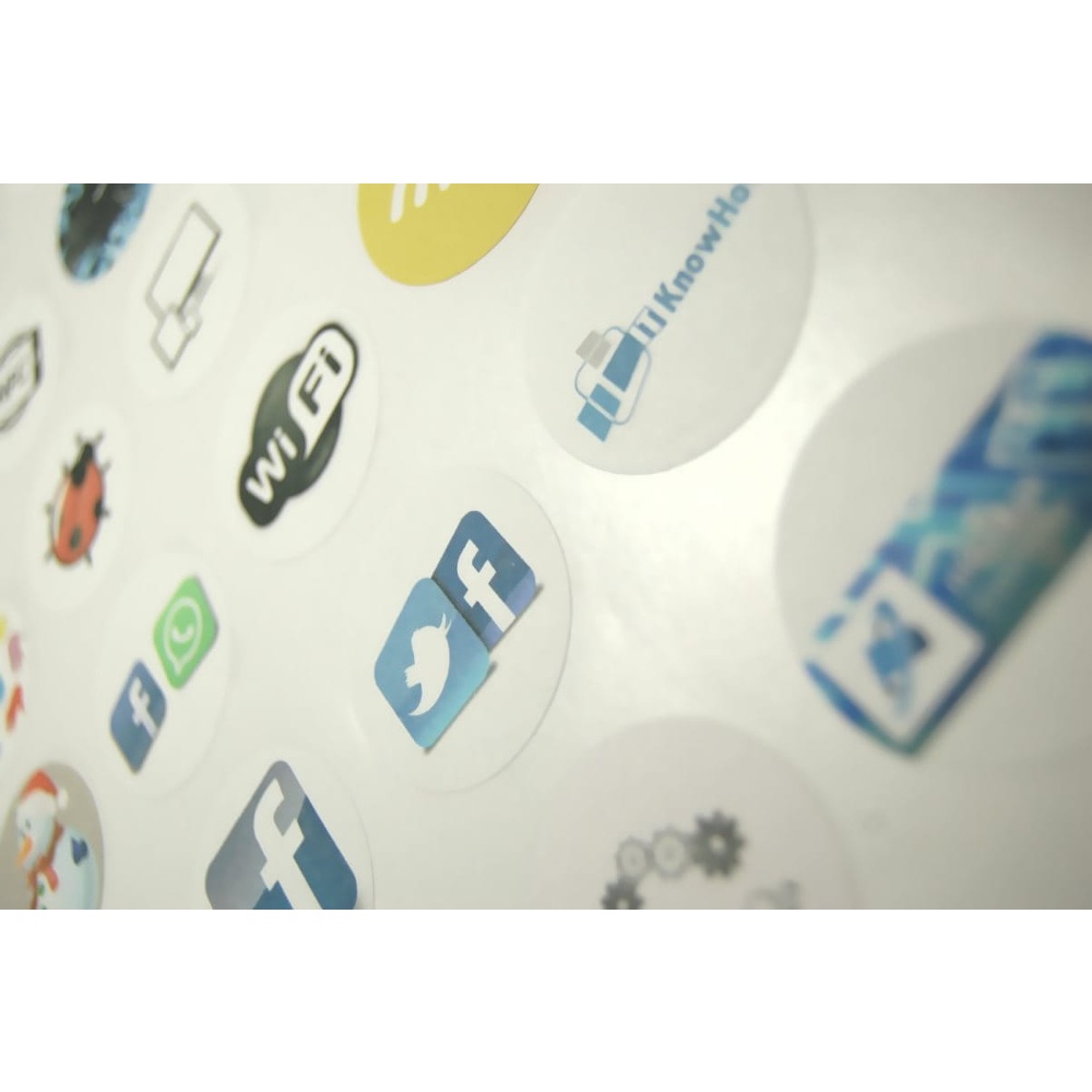 naklejki NFC z nadrukiem na podstawie projektu